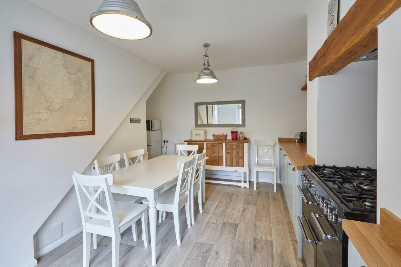 Host & Stay - Adventure House Whitby Ngoại thất bức ảnh