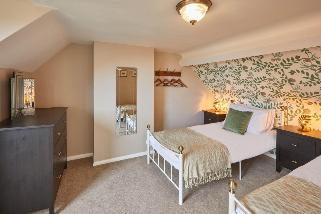 Host & Stay - Adventure House Whitby Ngoại thất bức ảnh